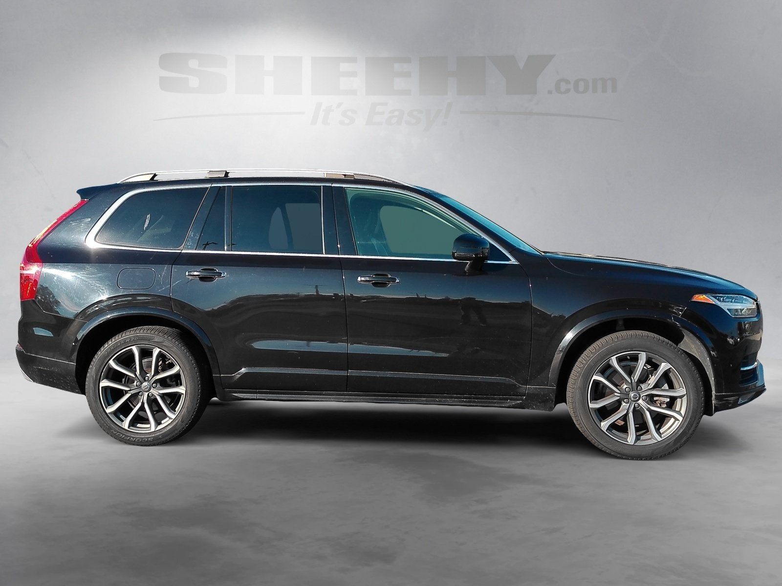 2017 Volvo XC90 T6 Momentum