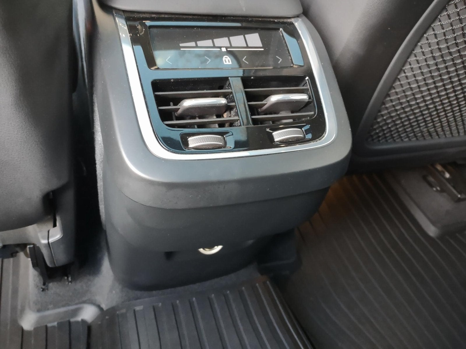 2018 Volvo XC90 T6 Inscription