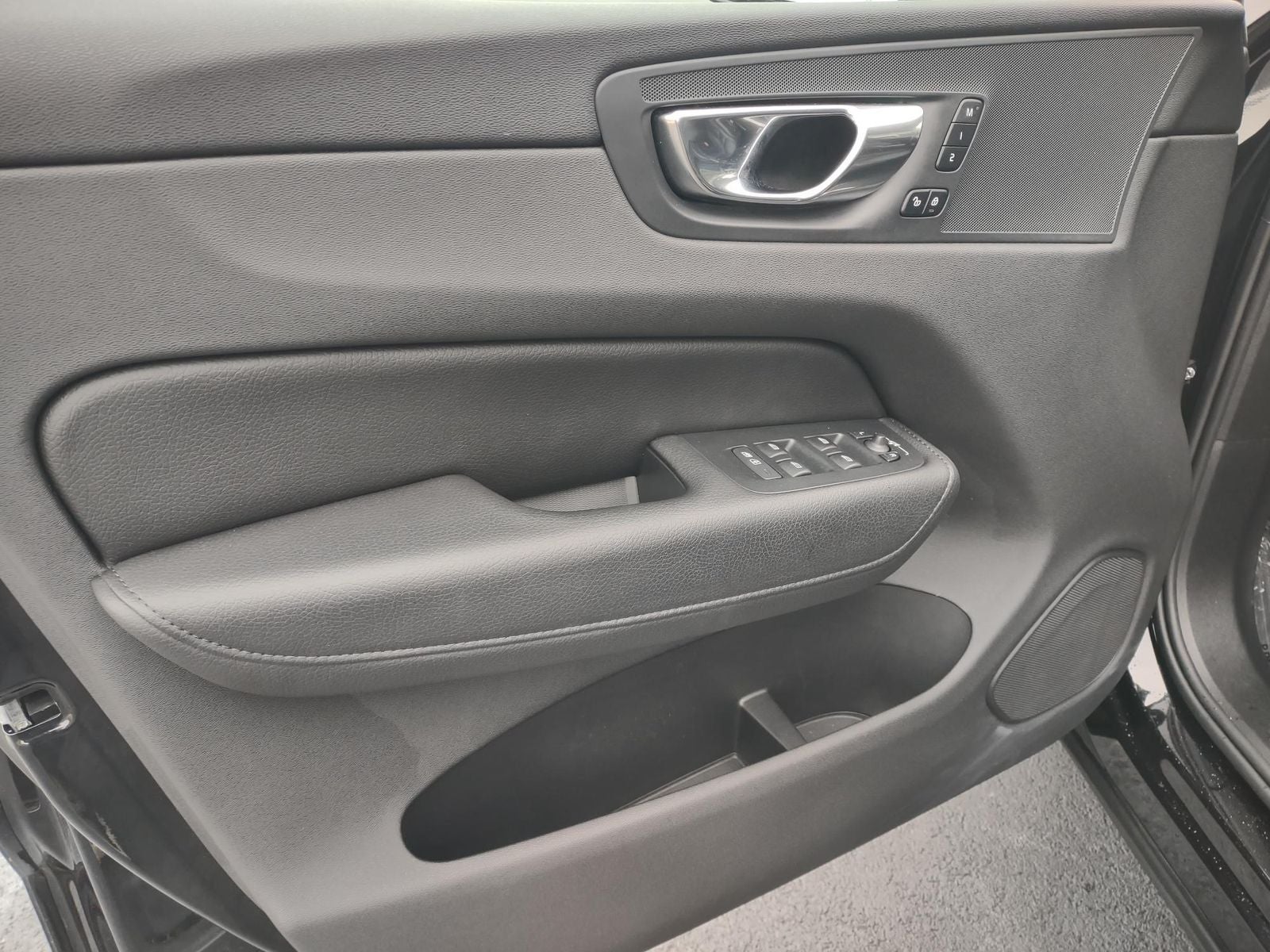 2021 Volvo XC60 T6 Momentum