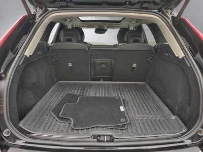 2021 Volvo XC60 T6 Momentum