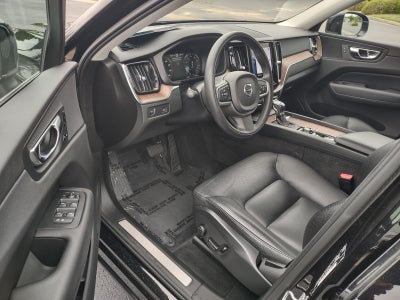 2021 Volvo XC60 T6 Momentum
