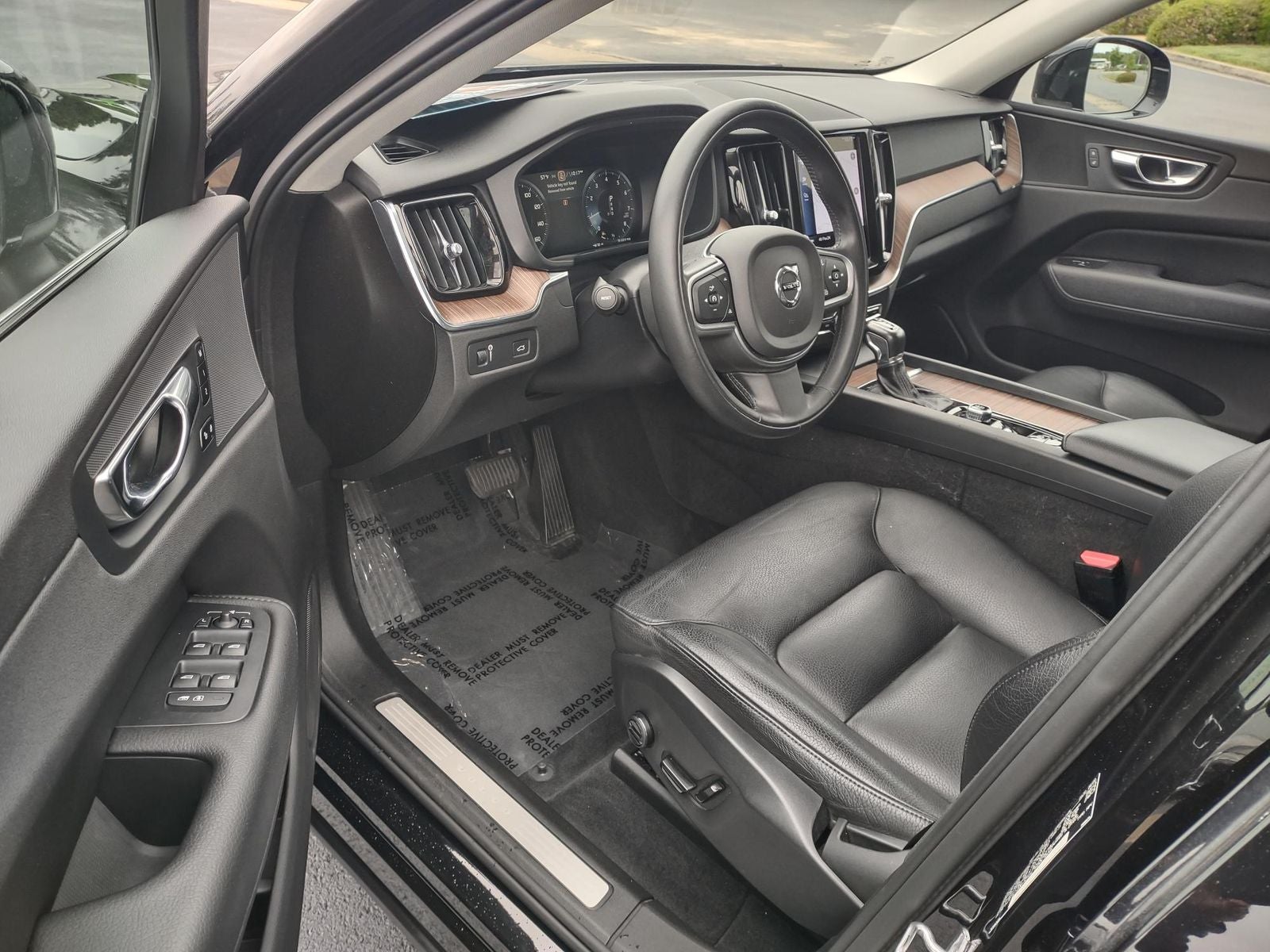 2021 Volvo XC60 T6 Momentum
