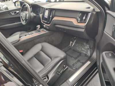 2021 Volvo XC60 T6 Momentum