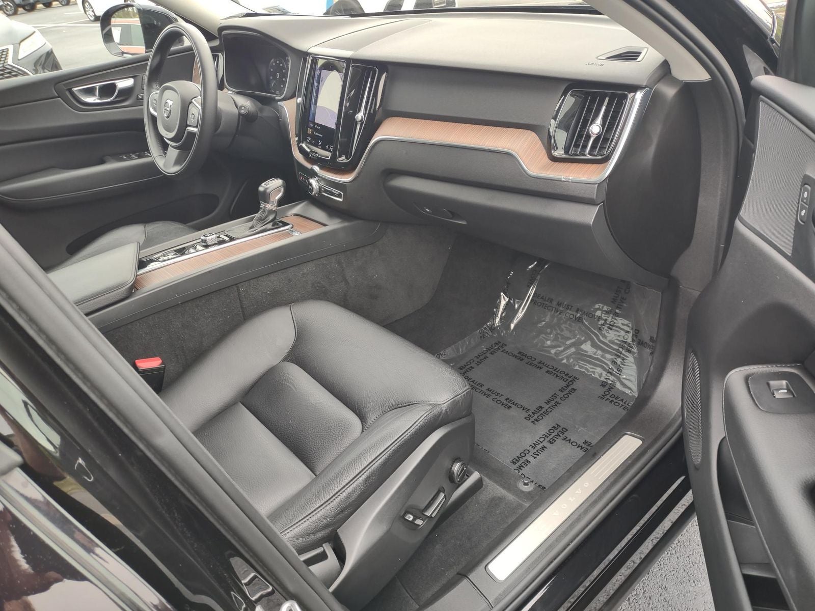 2021 Volvo XC60 T6 Momentum