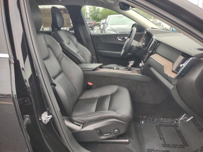 2021 Volvo XC60 T6 Momentum