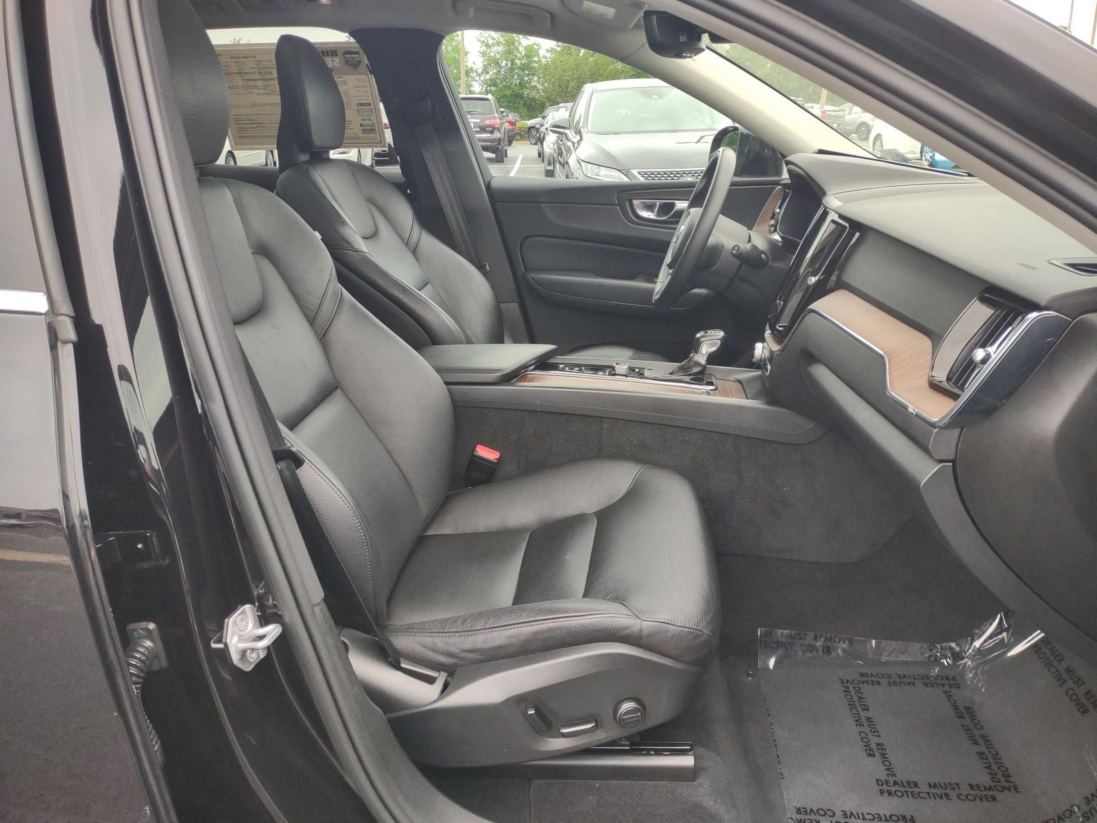 2021 Volvo XC60 T6 Momentum