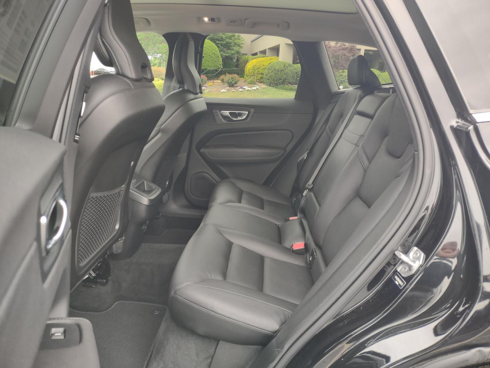 2021 Volvo XC60 T6 Momentum