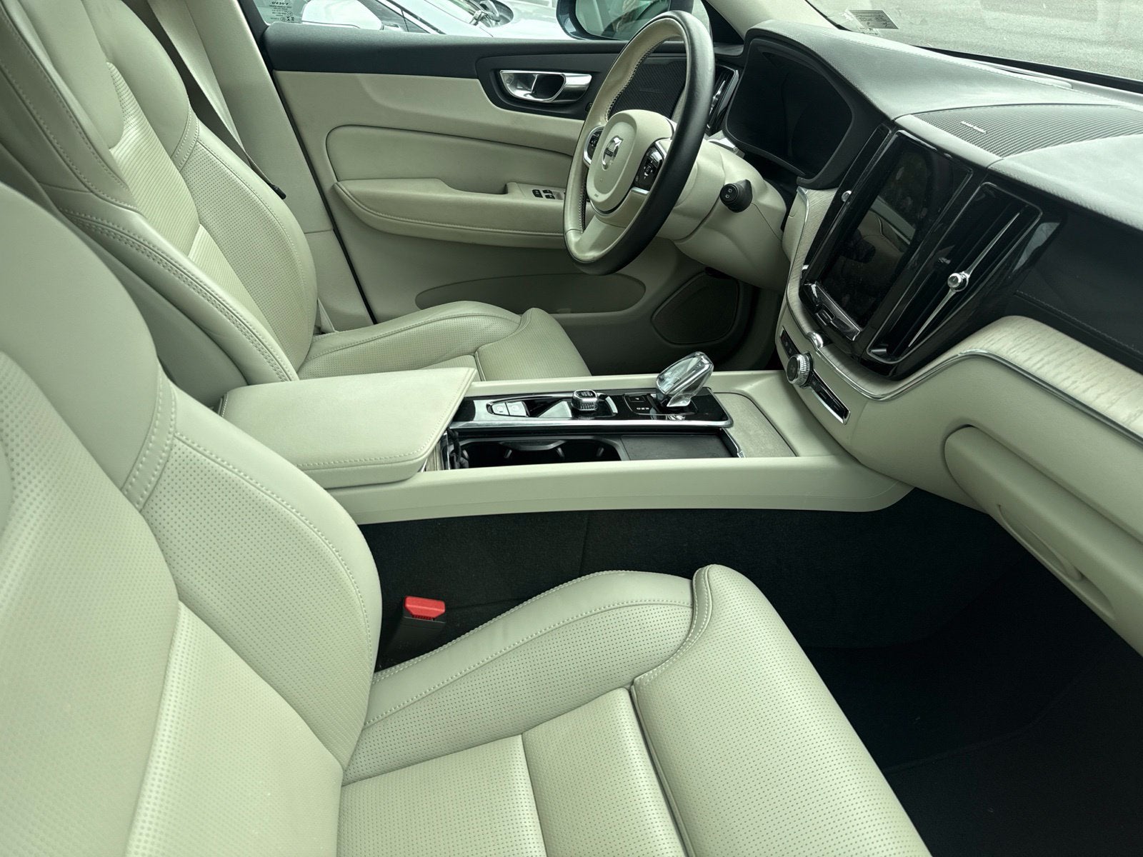 2022 Volvo XC60 Recharge Plug-In Hybrid T8 Inscription