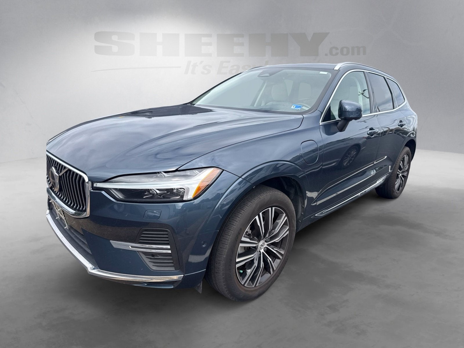 2022 Volvo XC60 Recharge Plug-In Hybrid T8 Inscription