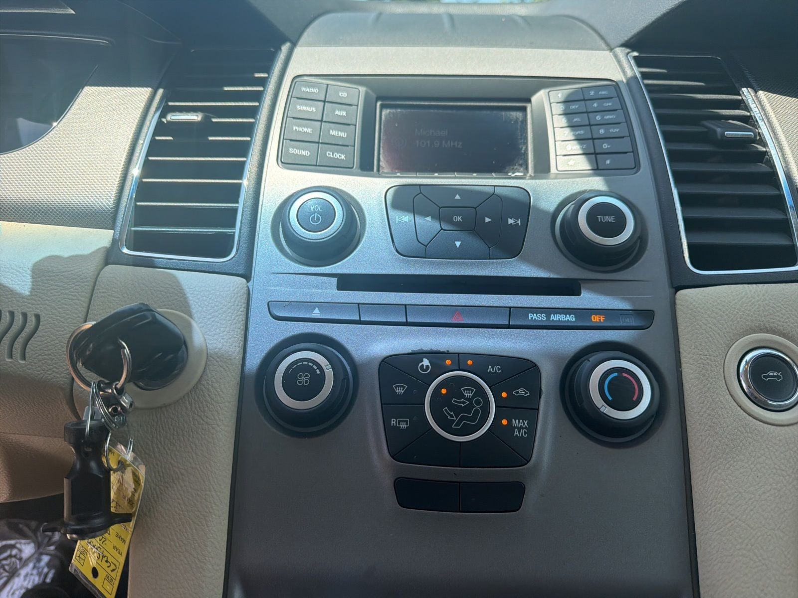 2018 Ford Taurus SE