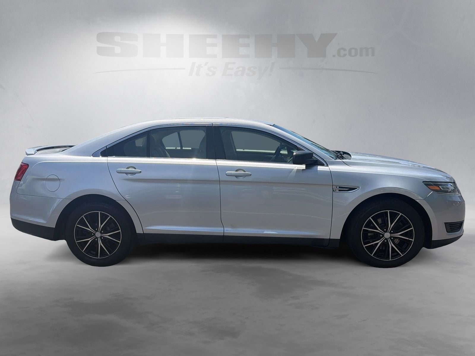 2018 Ford Taurus SE