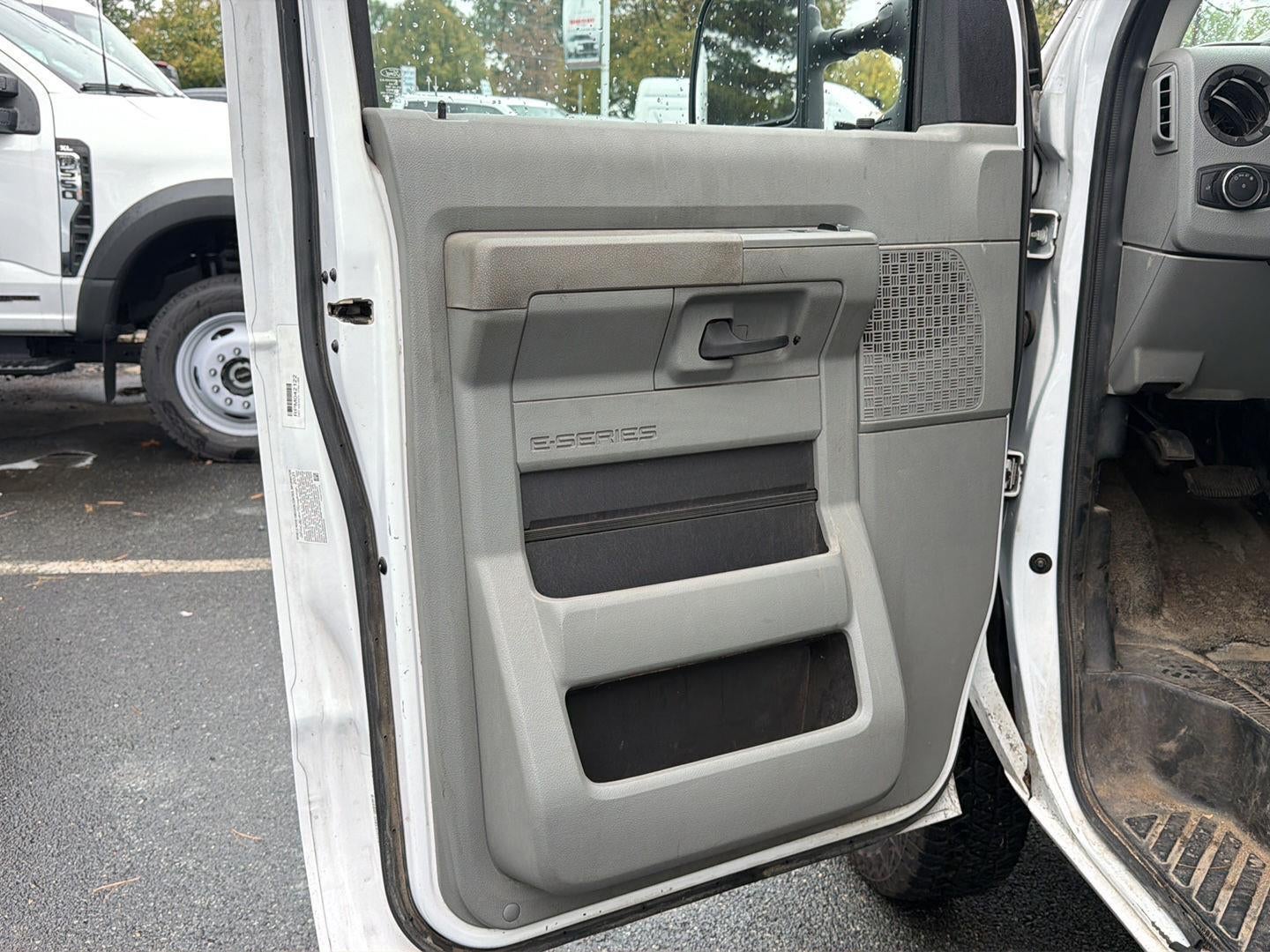 2022 Ford Econoline 450 Cutaway Base DRW
