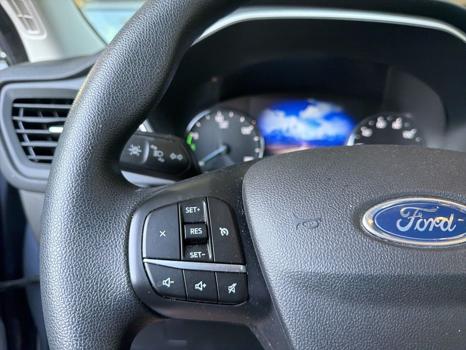 2022 Ford Escape Hybrid SE