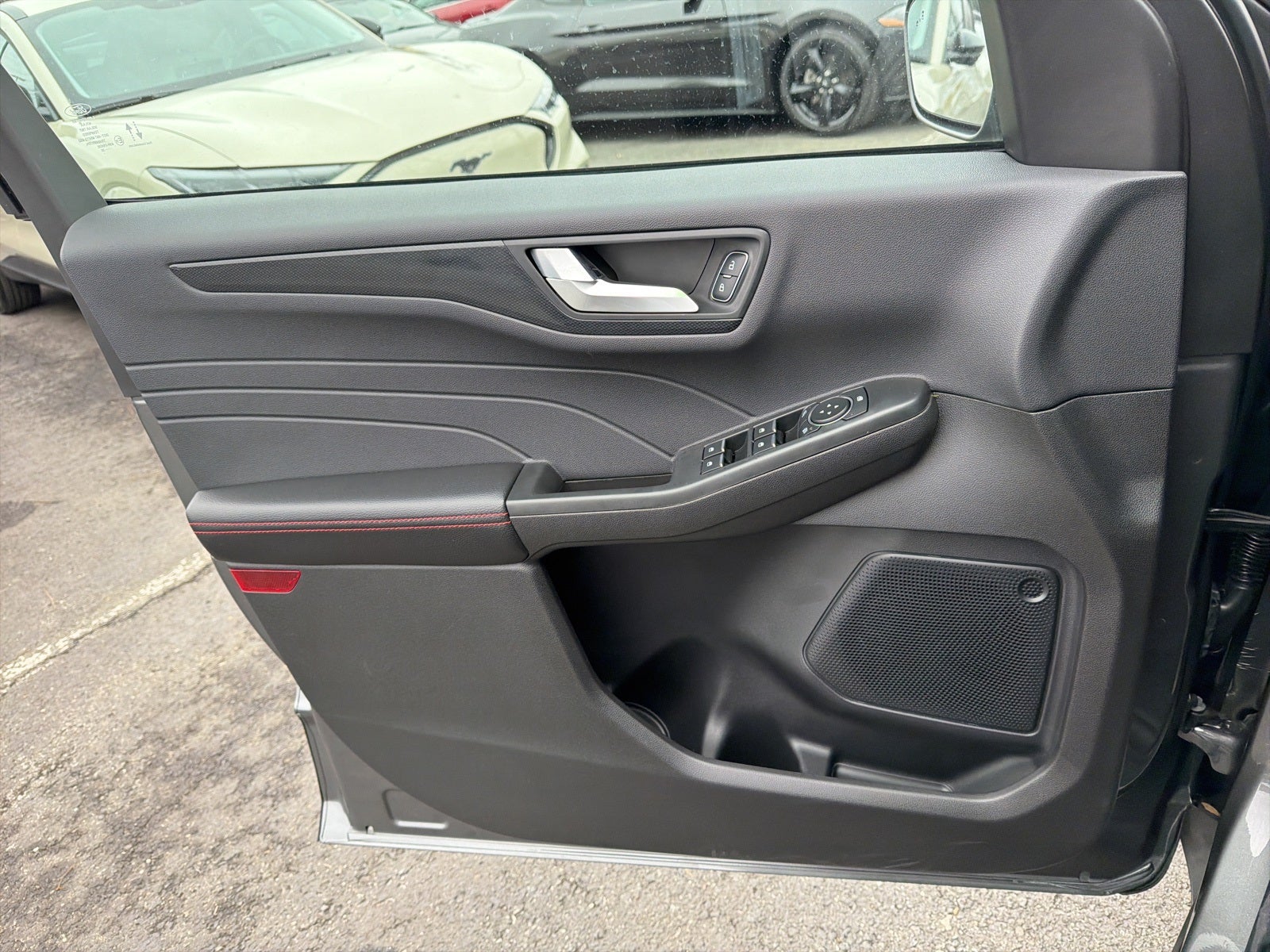 2025 Ford Escape Hybrid ST-Line Select