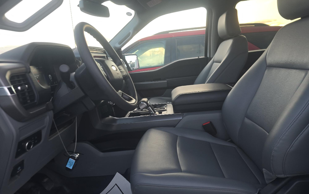 2025 Ford F-150 Lightning Pro