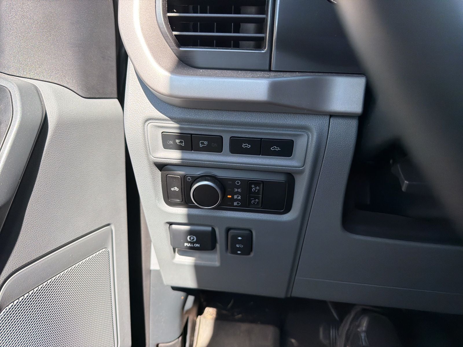 2023 Ford F-150 Lightning XLT