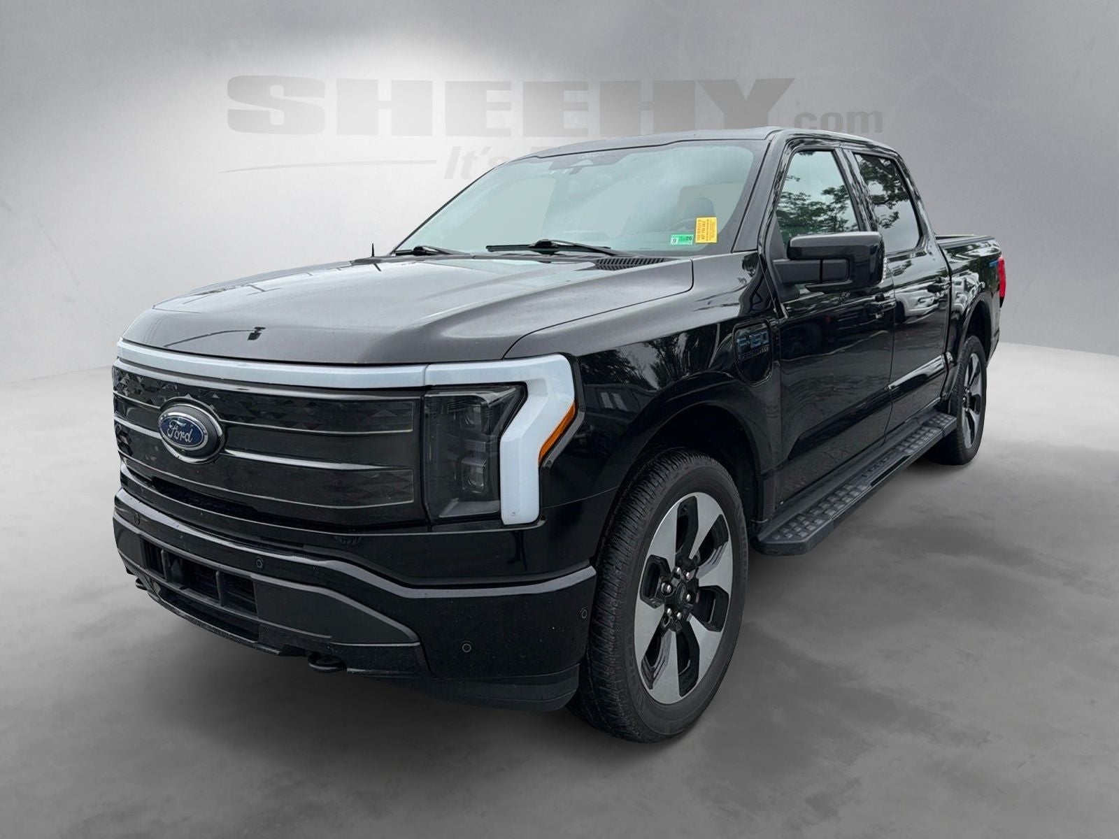 2022 Ford F-150 Lightning Platinum
