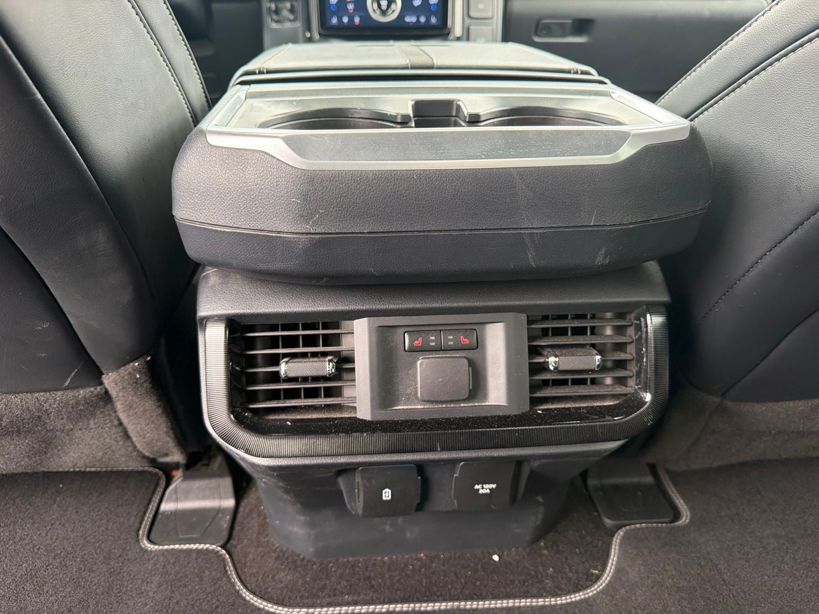 2022 Ford F-150 Lightning Platinum