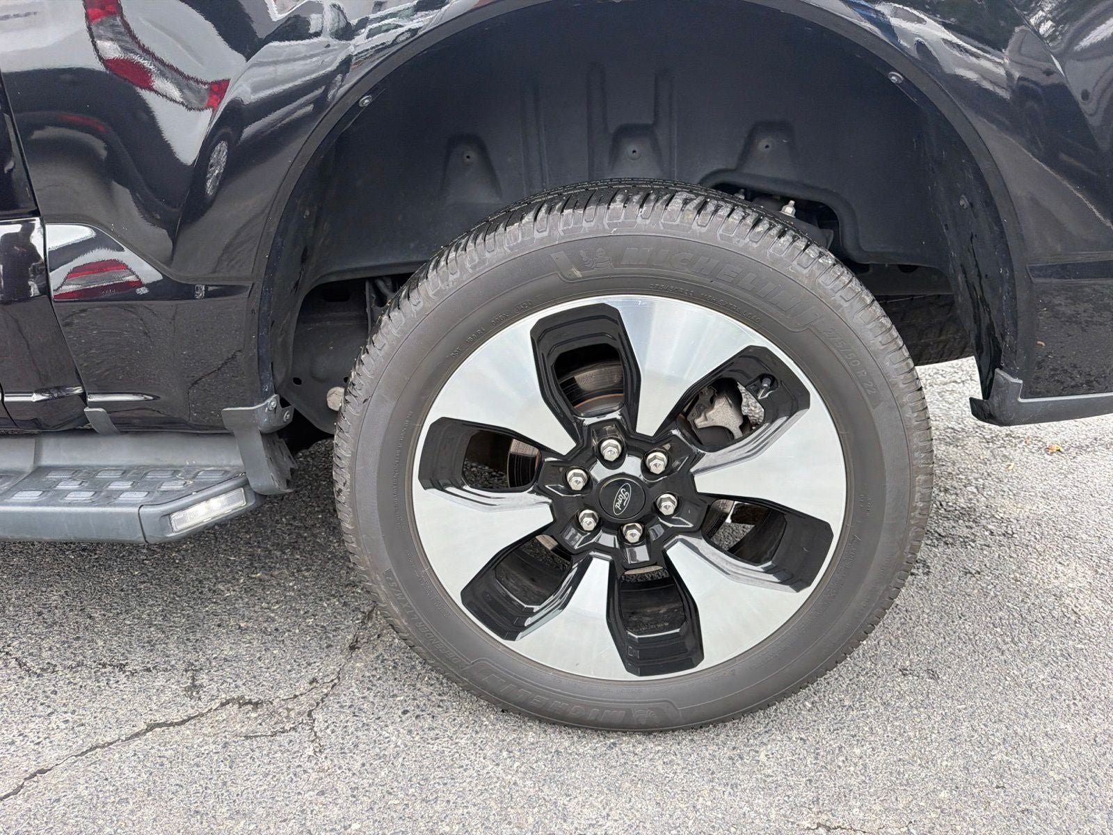 2022 Ford F-150 Lightning Platinum