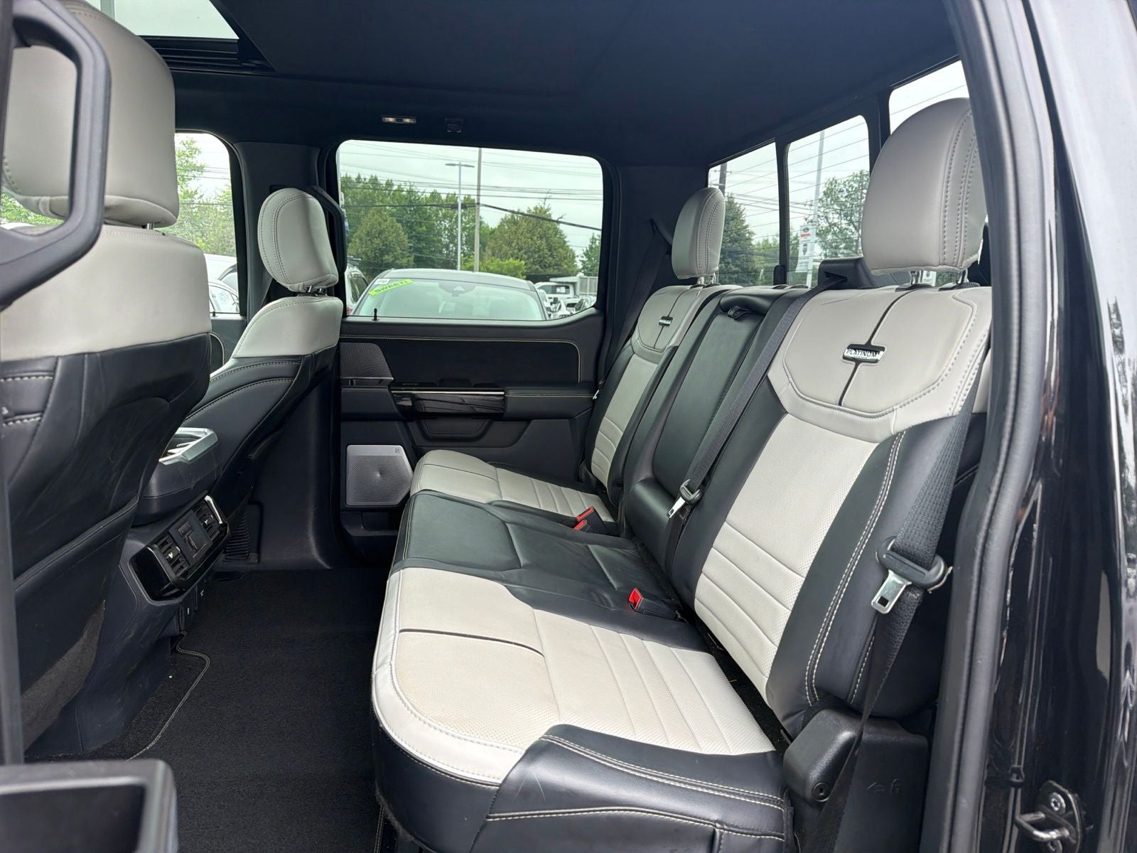 2022 Ford F-150 Lightning Platinum