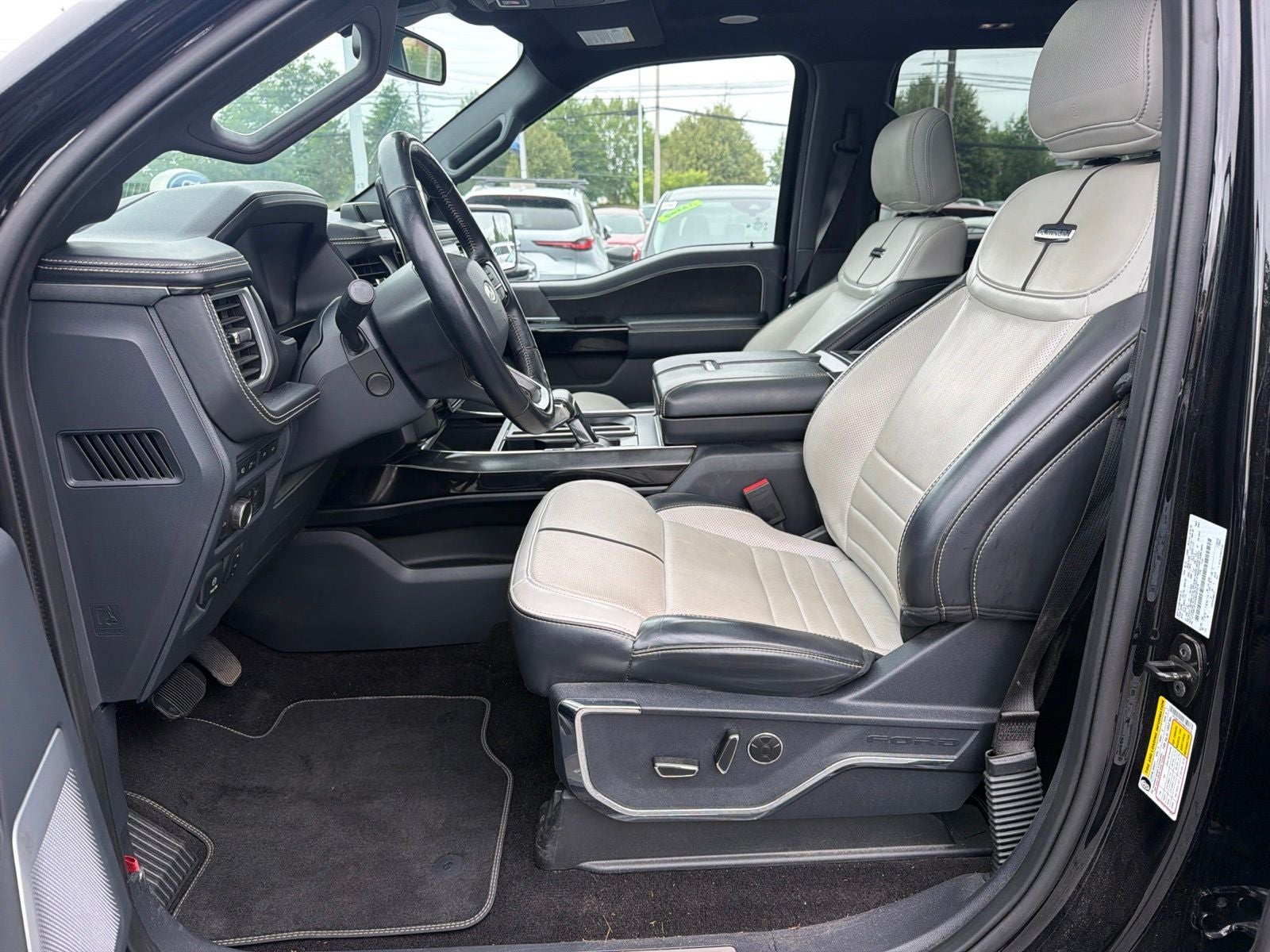 2022 Ford F-150 Lightning Platinum