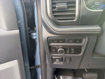 2023 Ford F-150 Lightning Platinum