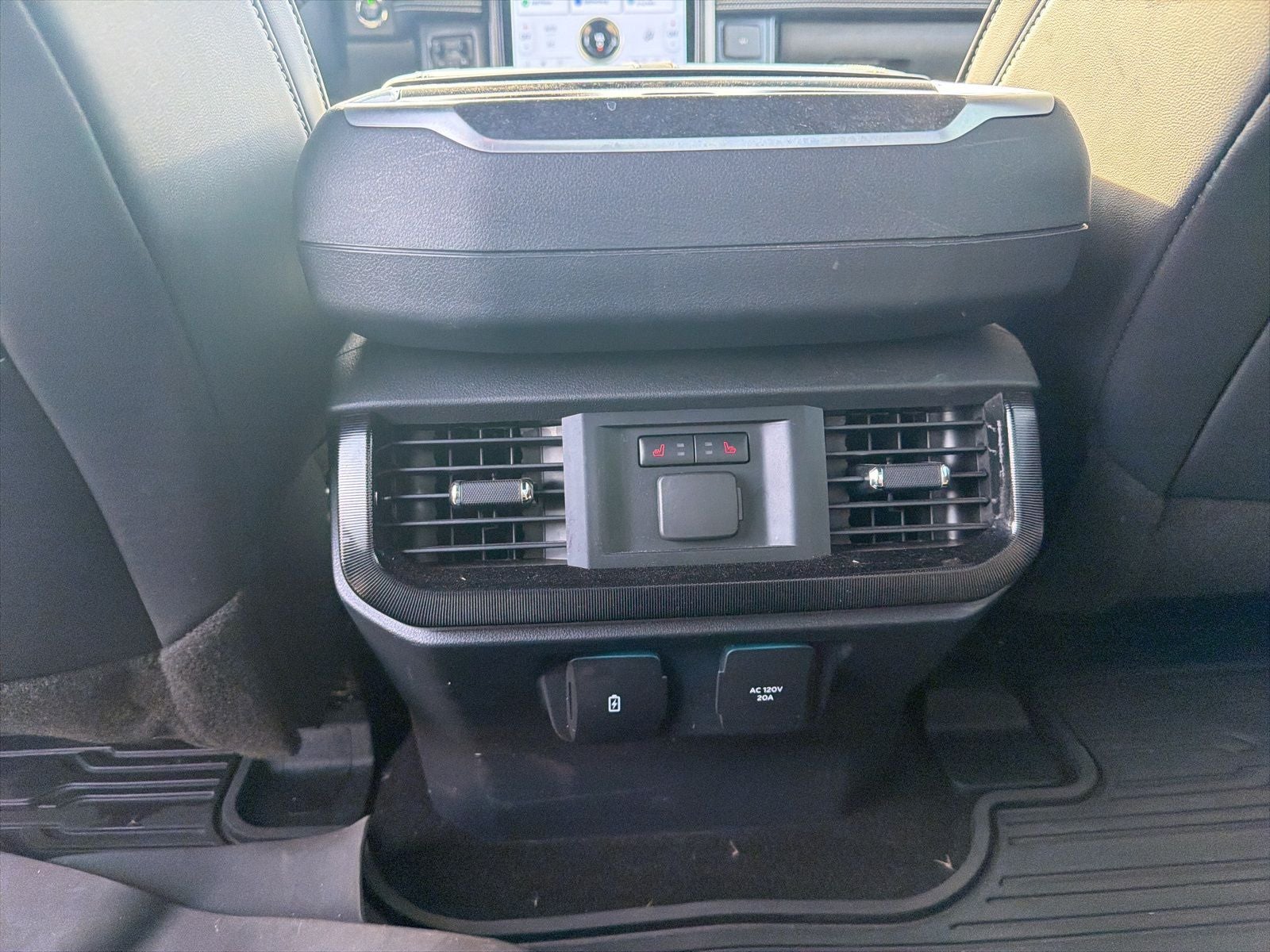 2022 Ford F-150 Lightning Platinum