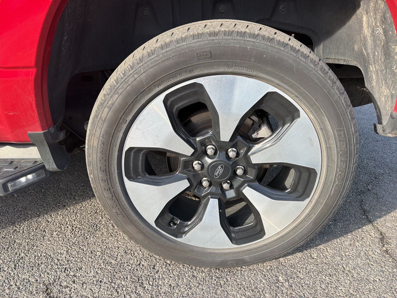 2022 Ford F-150 Lightning Platinum