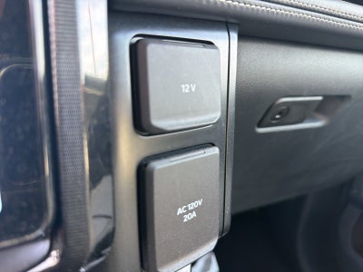 2022 Ford F-150 Lightning Platinum