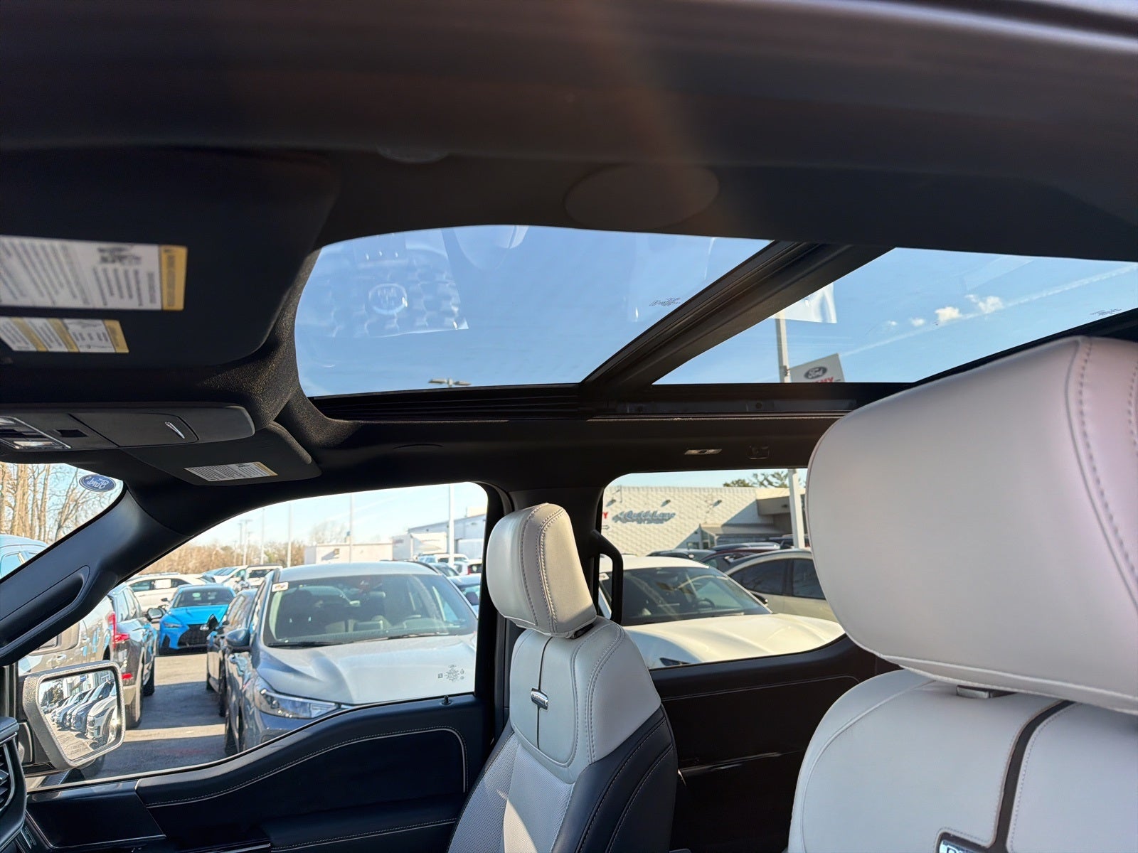 2025 Ford F-150 Lightning Platinum