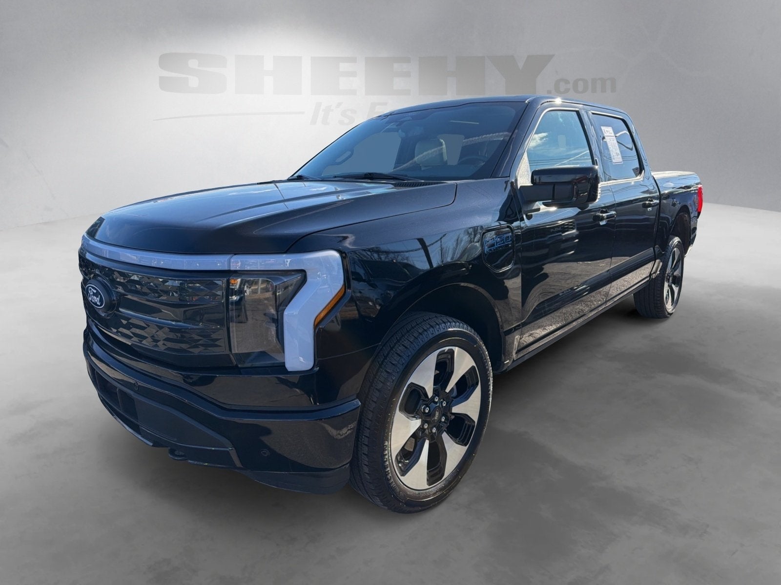 2025 Ford F-150 Lightning Platinum