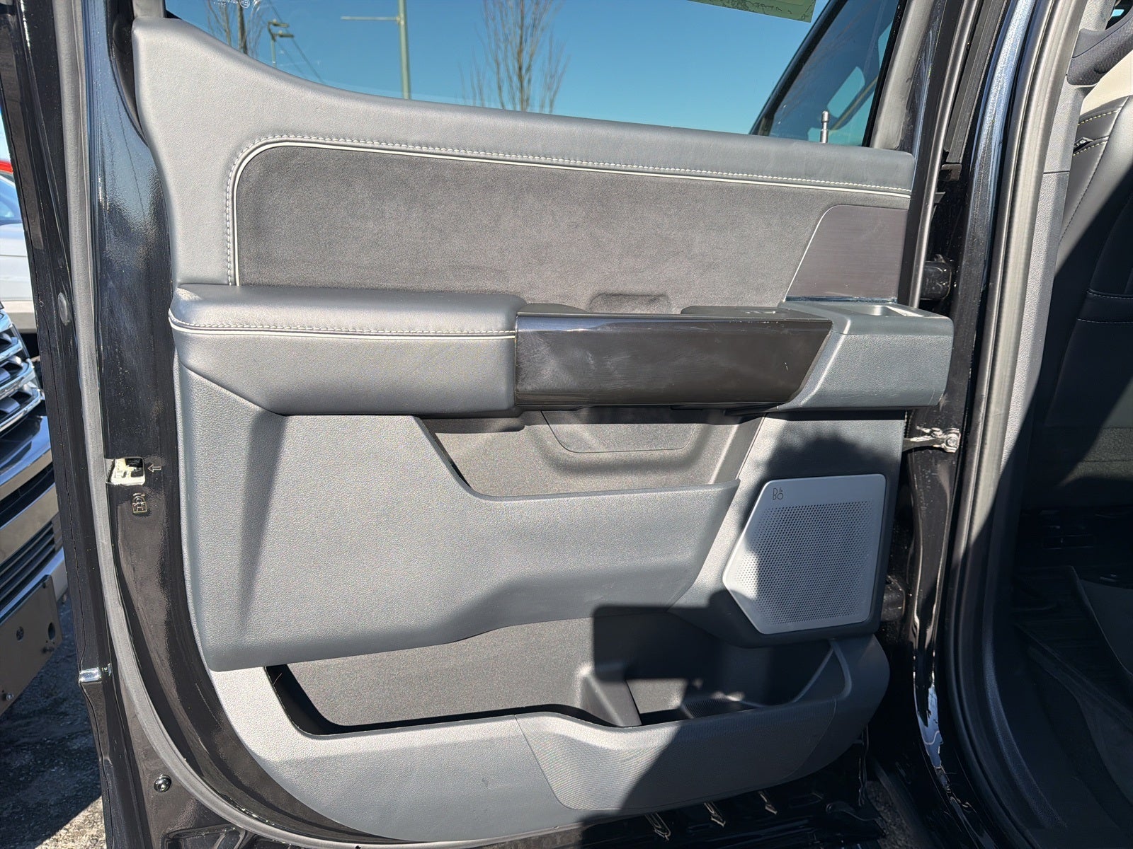 2025 Ford F-150 Lightning Platinum