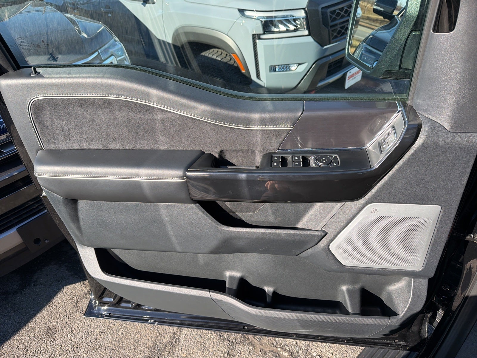 2025 Ford F-150 Lightning Platinum