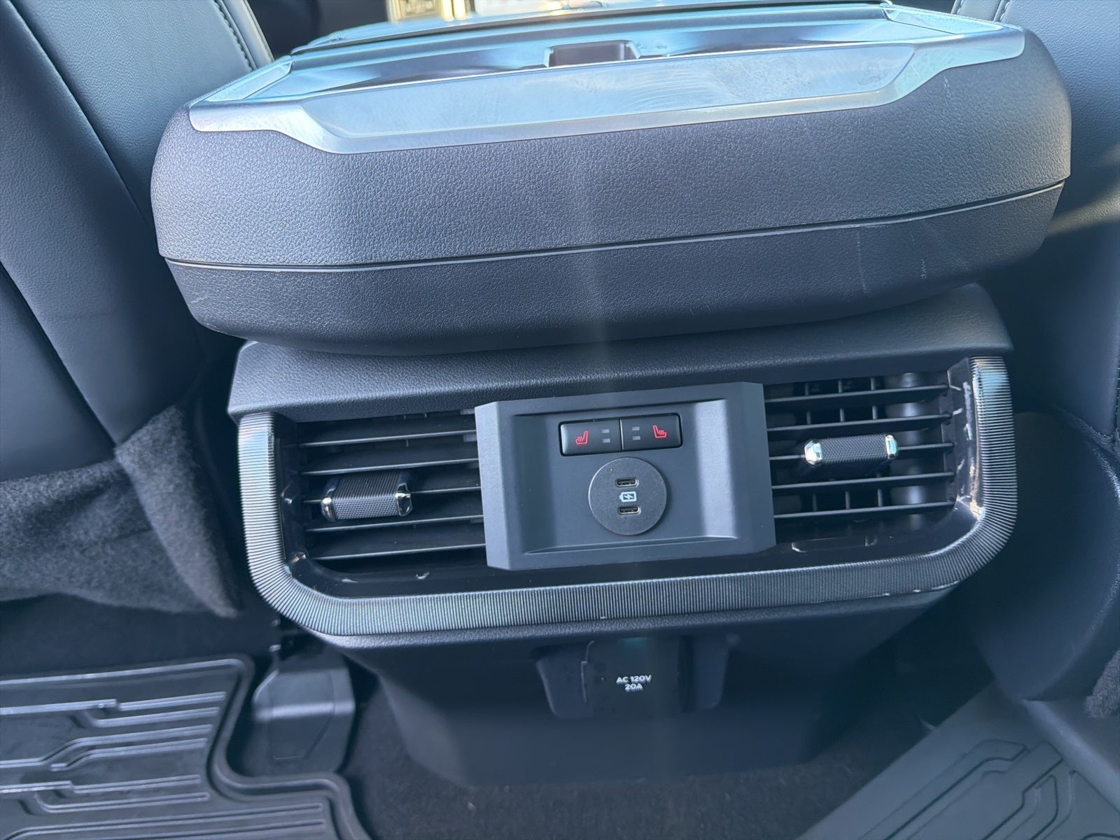 2025 Ford F-150 Lightning Platinum