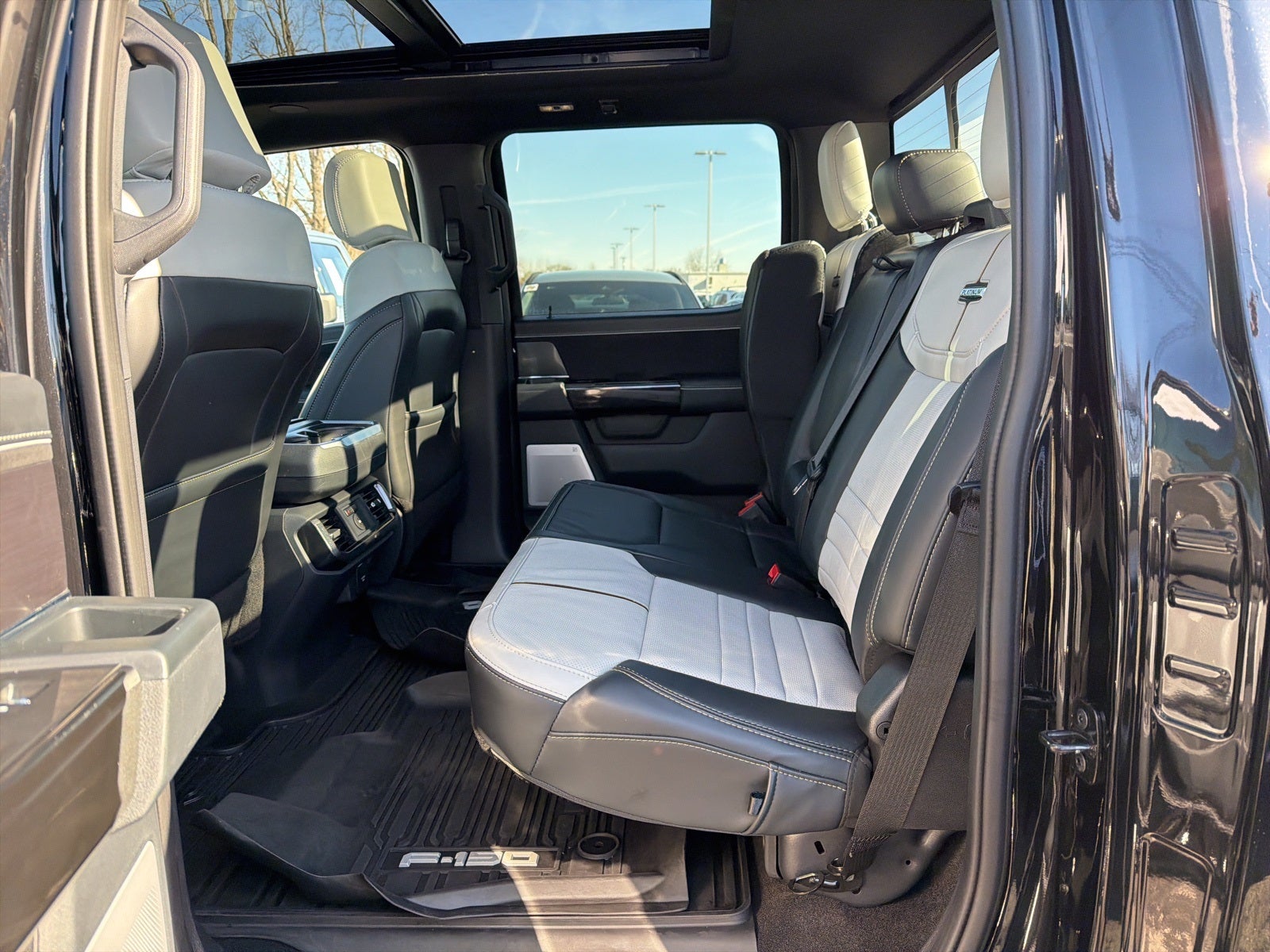 2025 Ford F-150 Lightning Platinum