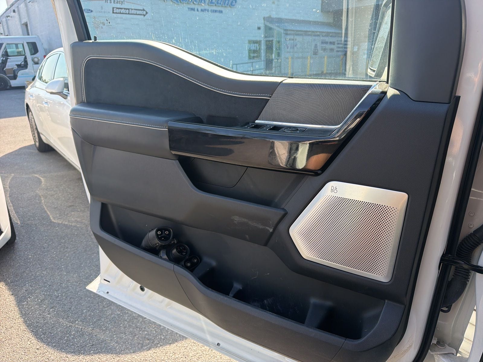 2024 Ford F-150 Lightning Platinum