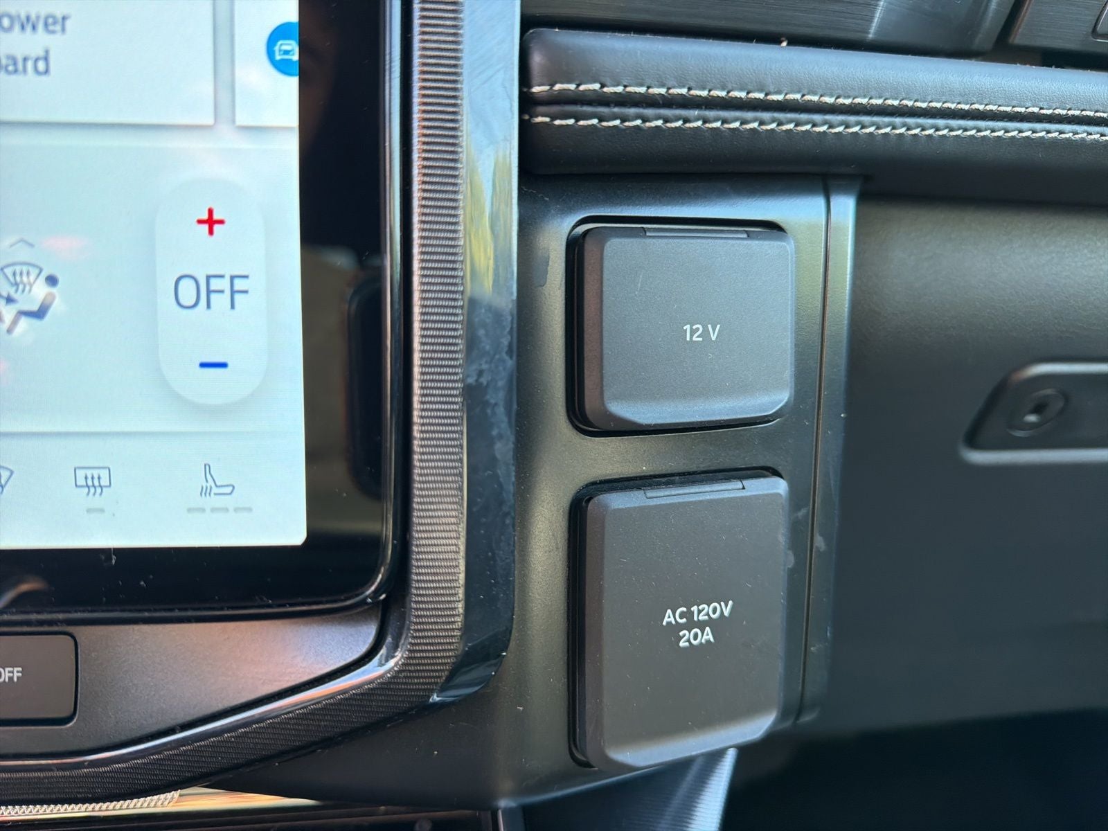 2025 Ford F-150 Lightning Platinum