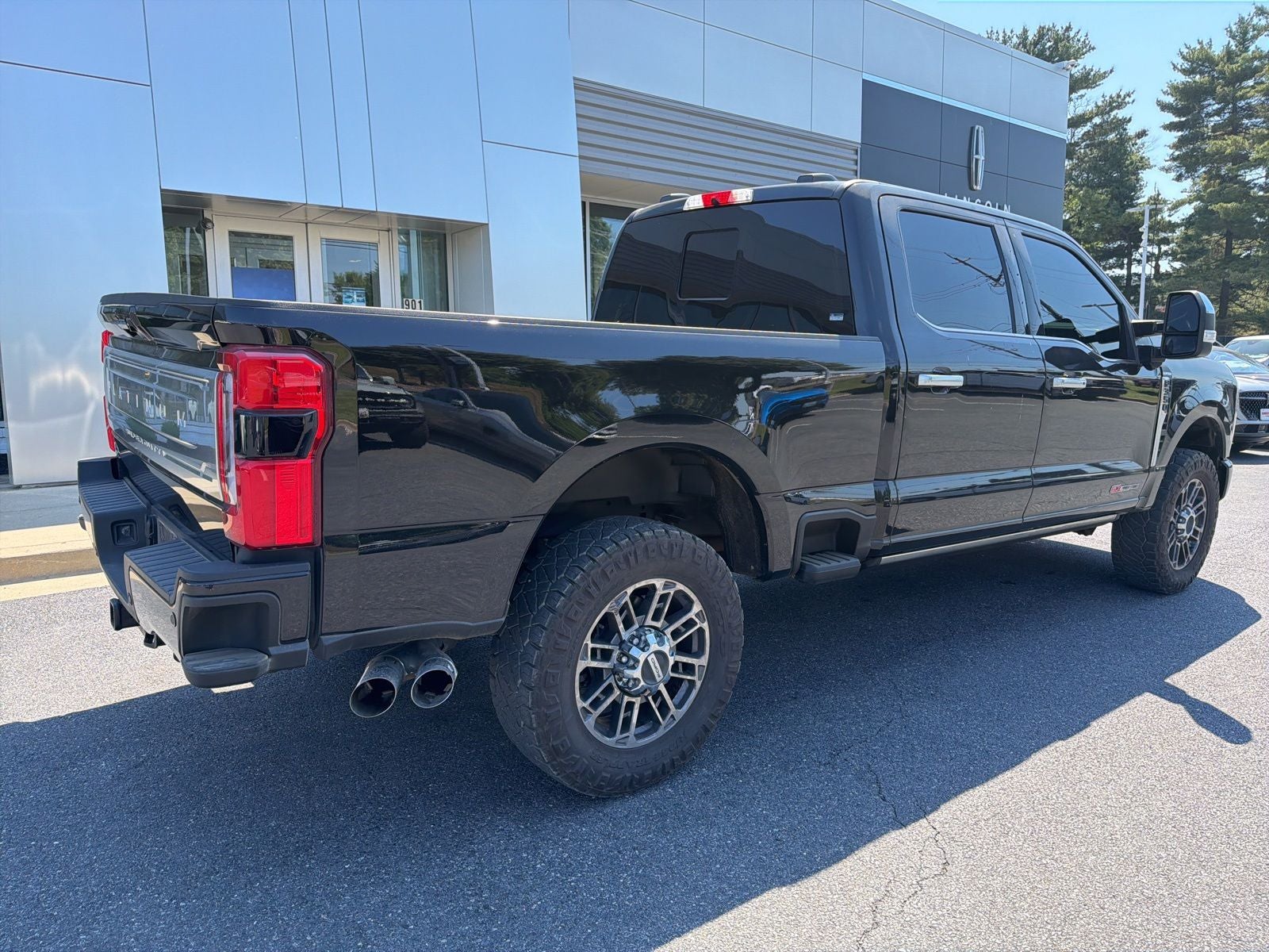 2025 Ford F-350SD Platinum