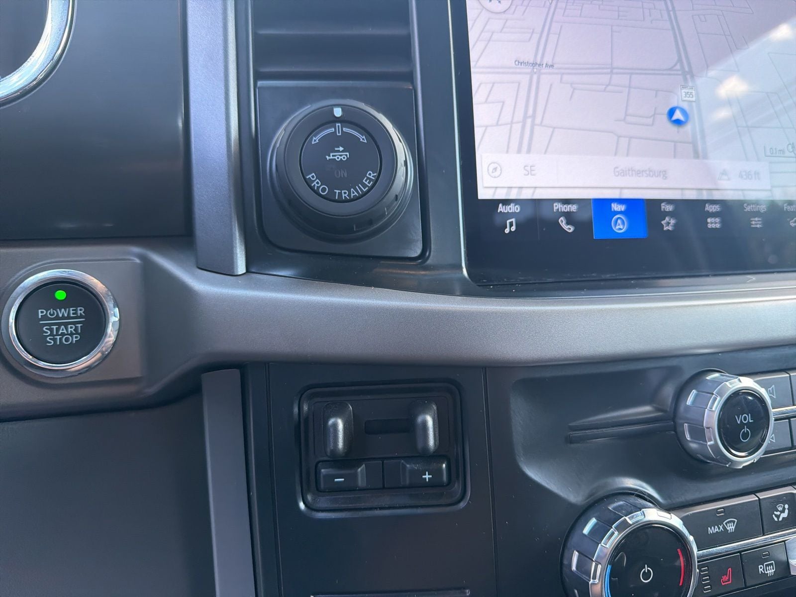 2024 Ford F-150 Lightning XLT