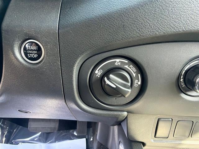 2023 Nissan Frontier SV