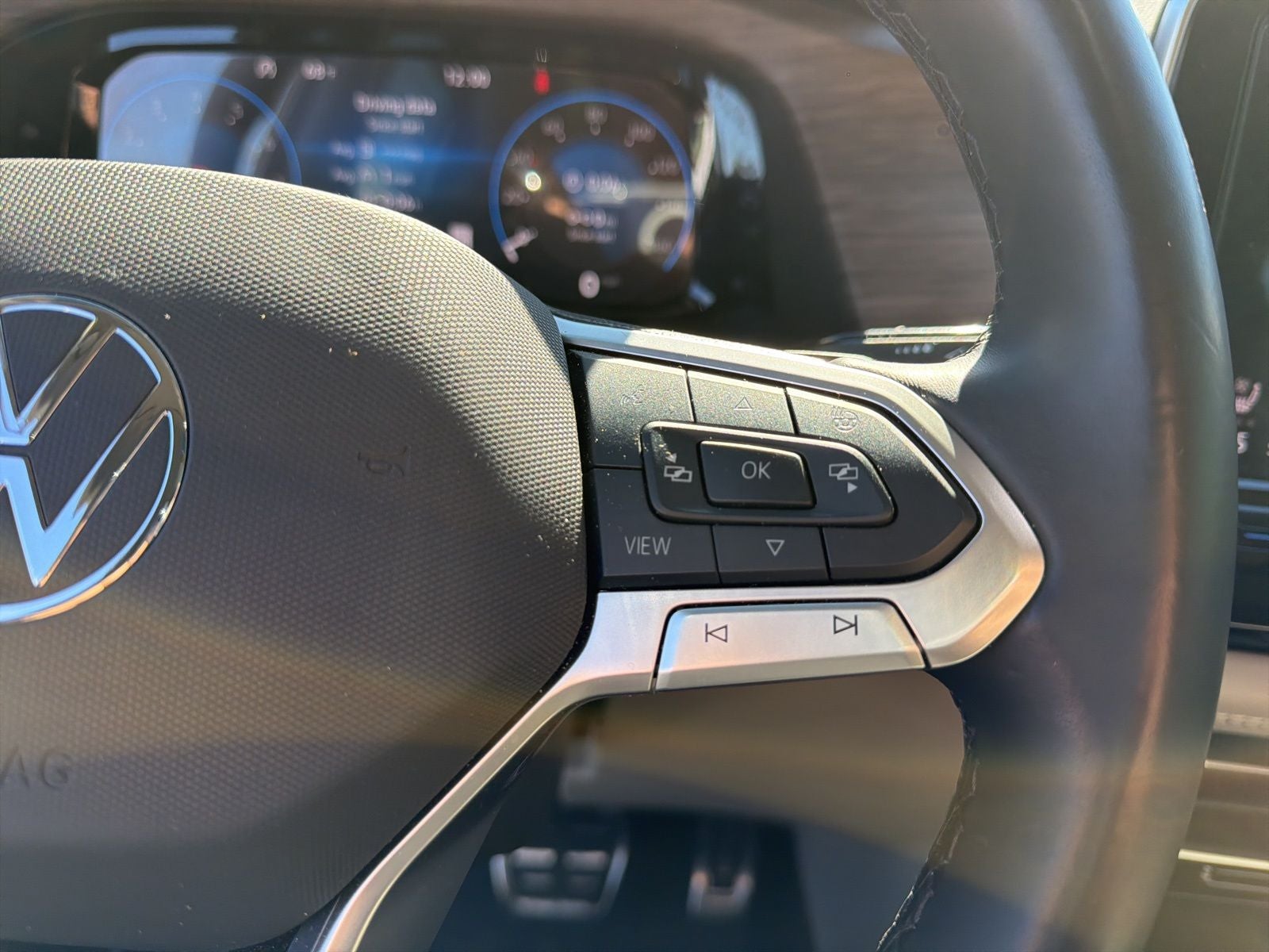 2024 Volkswagen Atlas 2.0T SEL Premium R-Line