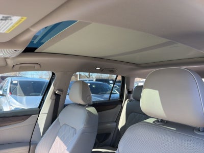 2024 Volkswagen Atlas 2.0T SEL Premium R-Line