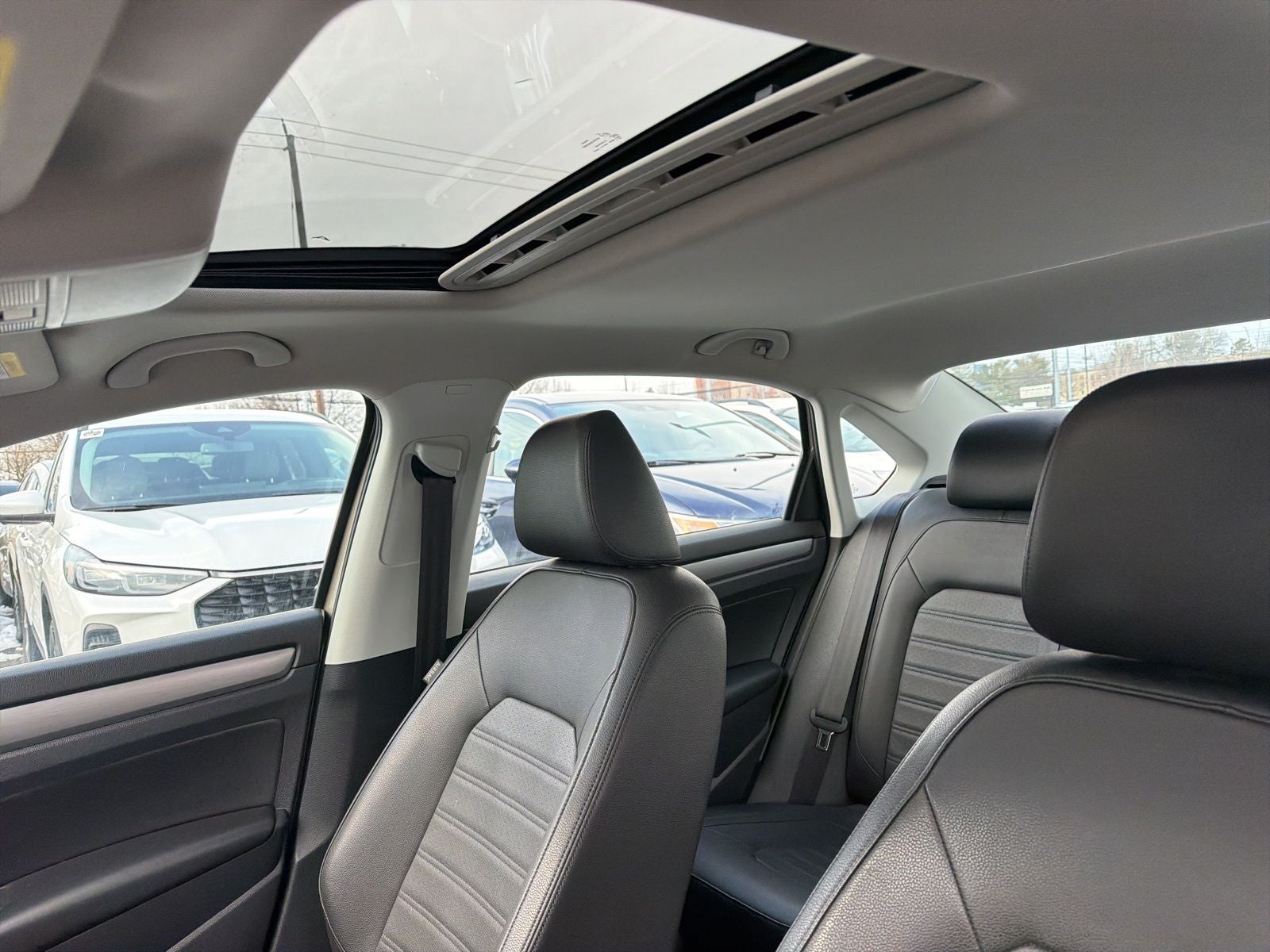 2015 Volkswagen Passat 1.8T SE w/Sunroof/Nav