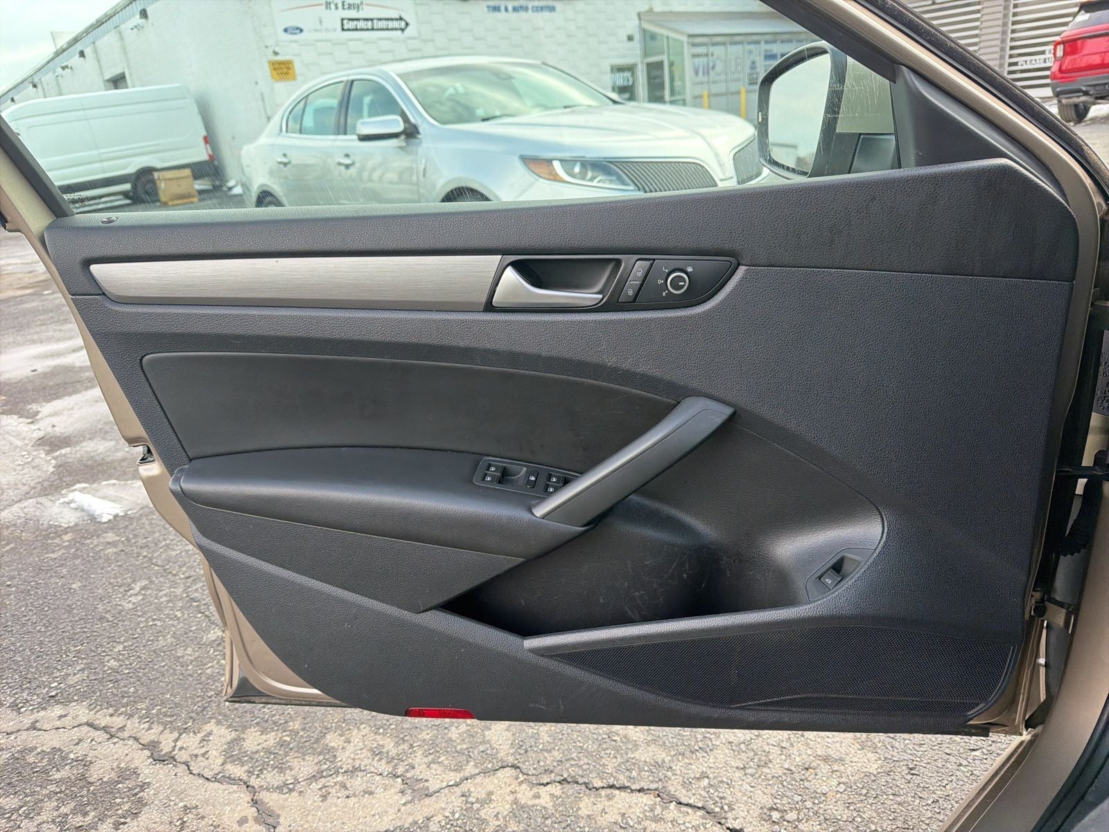 2015 Volkswagen Passat 1.8T SE w/Sunroof/Nav