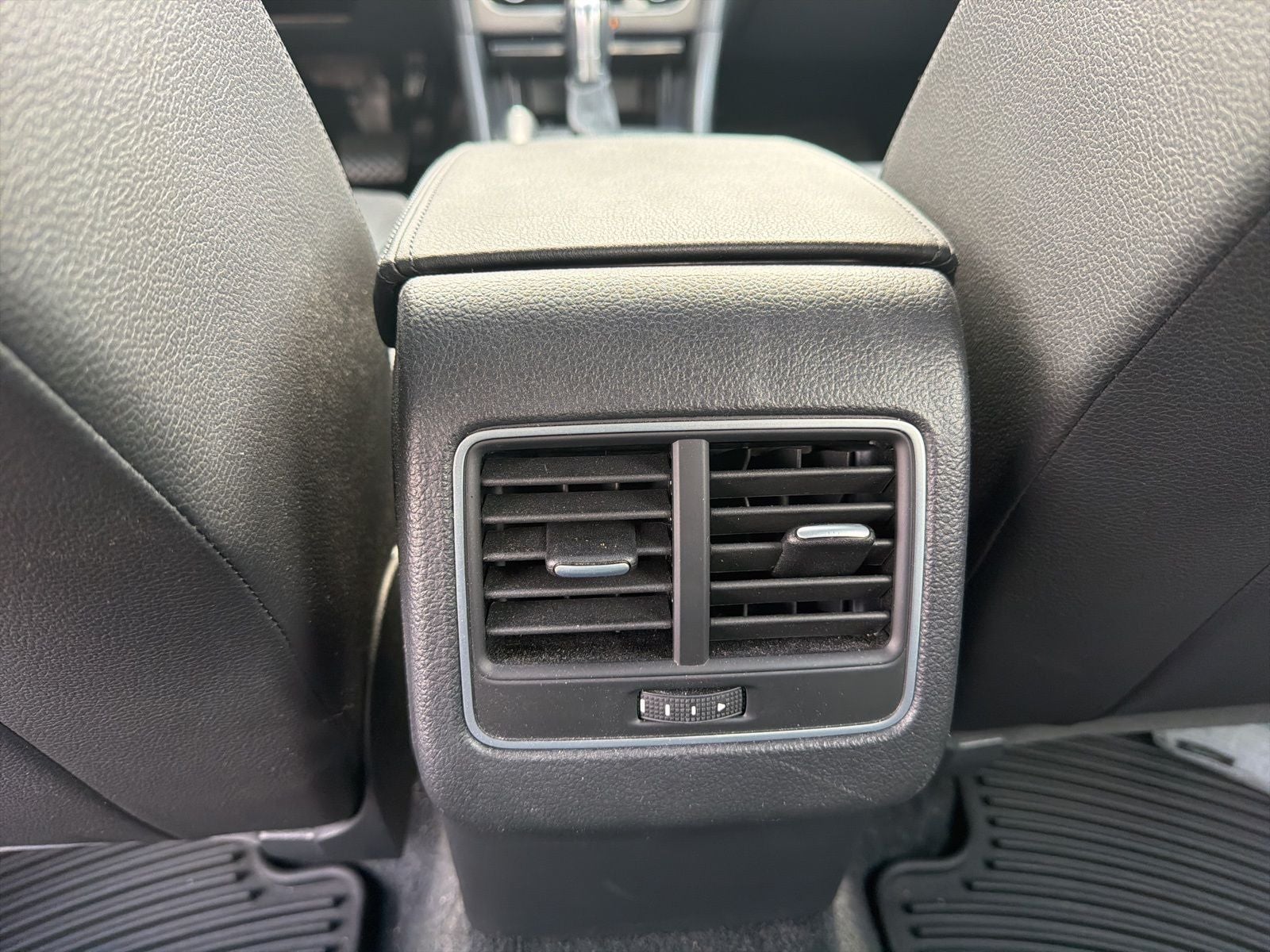 2015 Volkswagen Passat 1.8T SE w/Sunroof/Nav