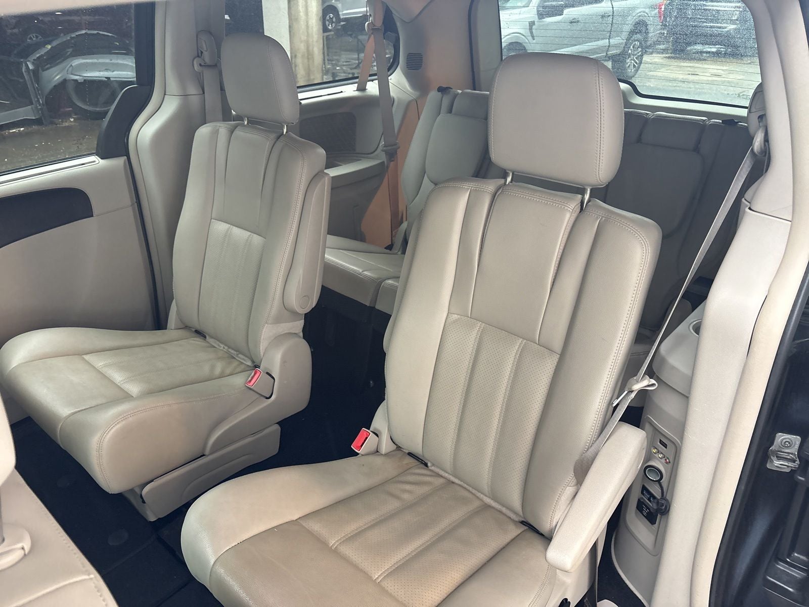 2013 Chrysler Town & Country Touring-L