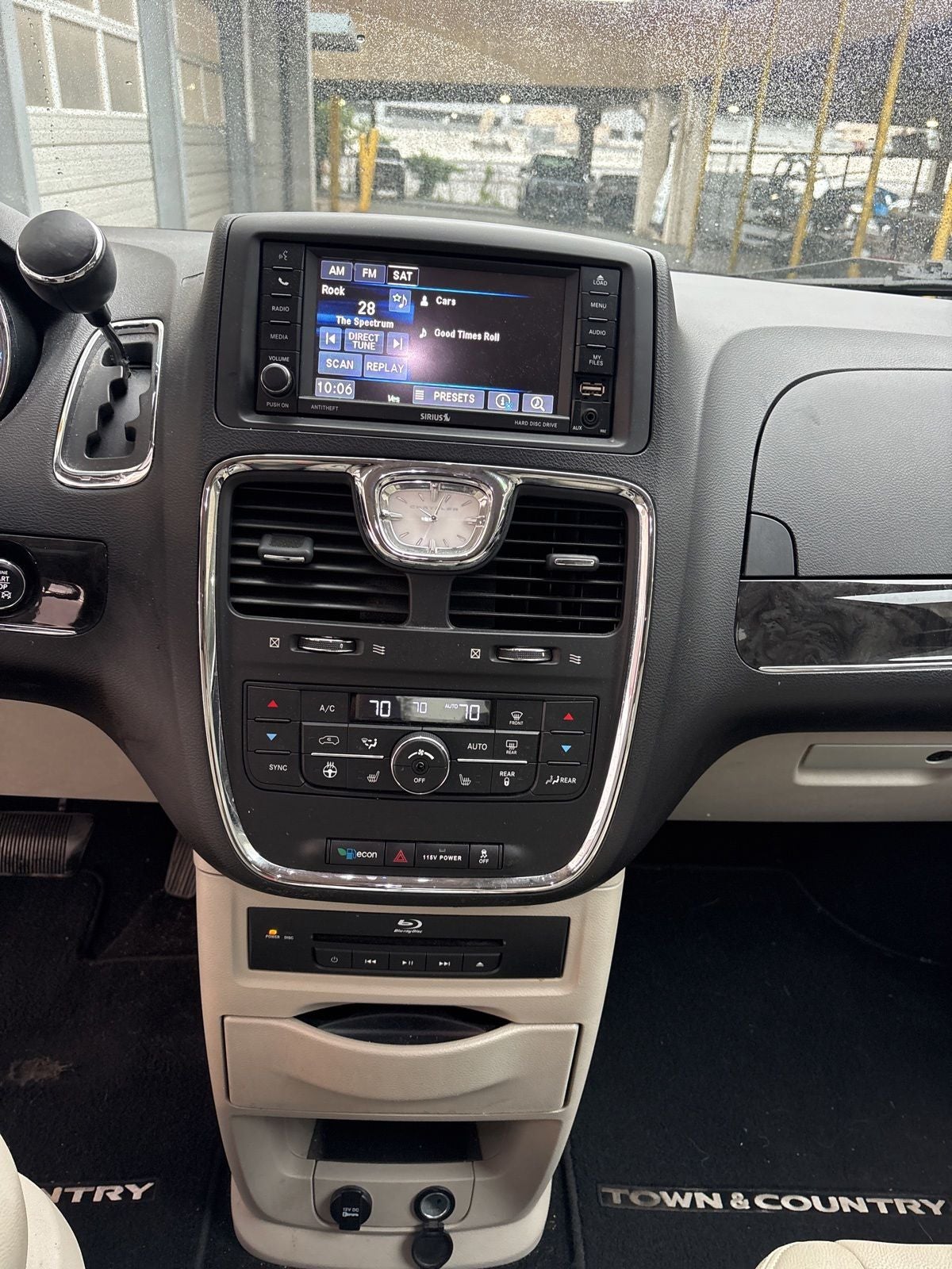 2013 Chrysler Town & Country Touring-L