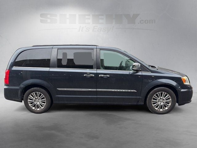 2013 Chrysler Town & Country Touring-L