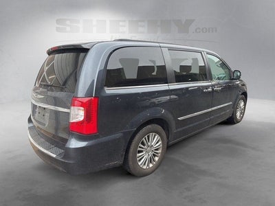 2013 Chrysler Town & Country Touring-L