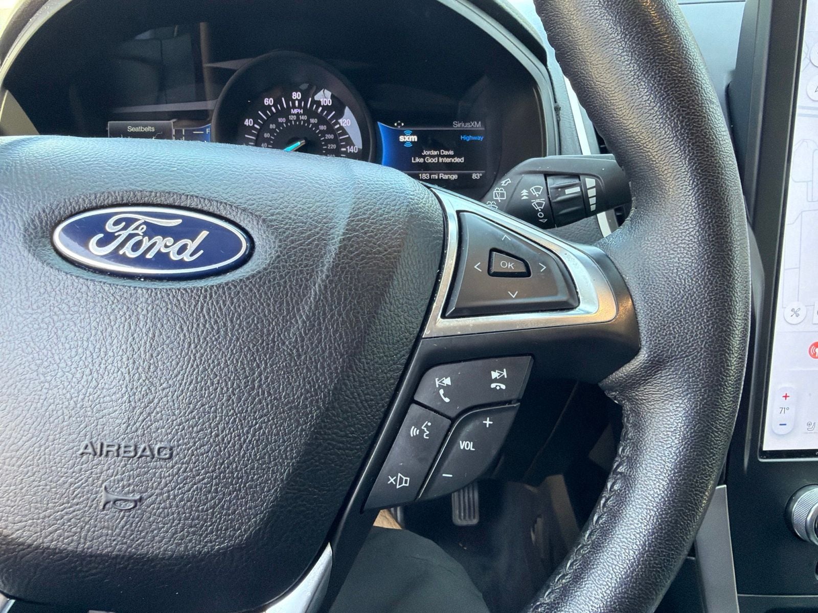 2022 Ford Edge SEL